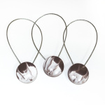 Магнит для штор «Агат» ø4,5 см для легкого и среднего веса штор с металлическим тросом 30 см (Коричнево-белый)