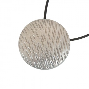 изображение клипса магнитная «аванти» ø6 см для легкого и среднего веса штор на кожаном шнуре 38 см на olexdeco.ru